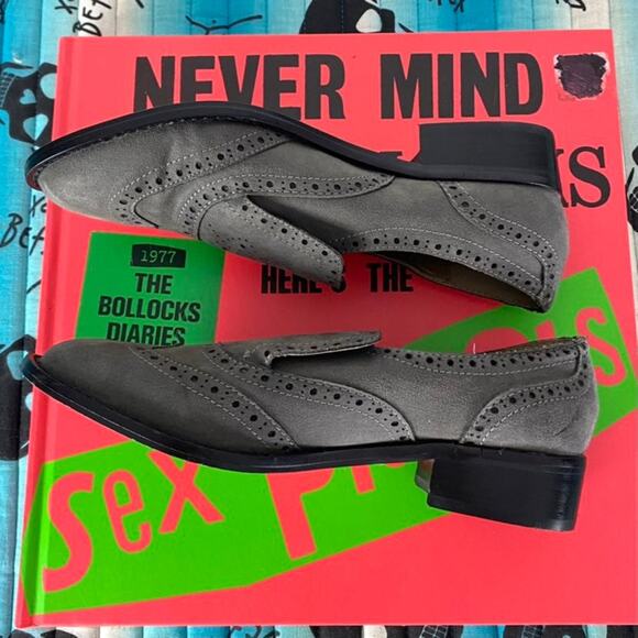 Adrienne Vittadini Neutral Gray Wingtip Brogue Oxford Slip On Loafers Sz 7 - Picture 9 of 14